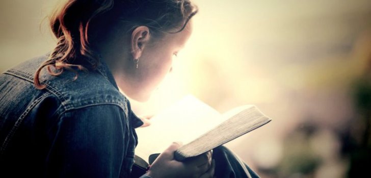 Чтение Библии улучшило психическое здоровье христиан во время пандемии, говорится в новом опросе.