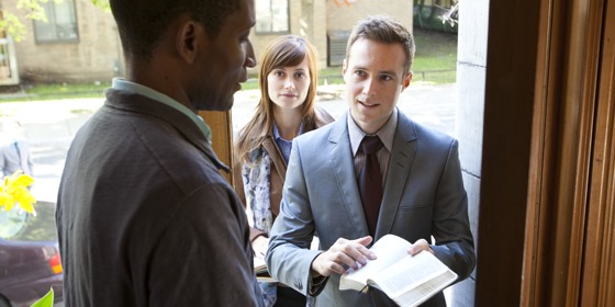 Почему Свидетели Иеговы перестали стучать в вашу дверь.